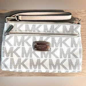 Michael Kors wristlet